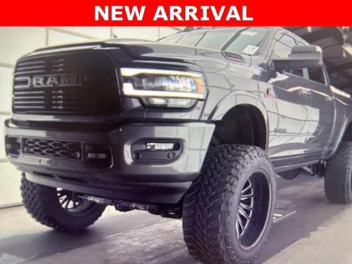 2020 RAM 2500 Laramie Crew Cab 4X4 6'4' Box
