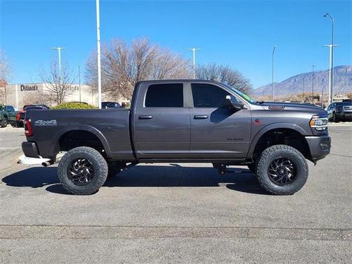 2020 RAM 2500 Laramie Crew Cab 4X4 6'4' Box