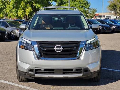 2025 Nissan Pathfinder Platinum FWD
