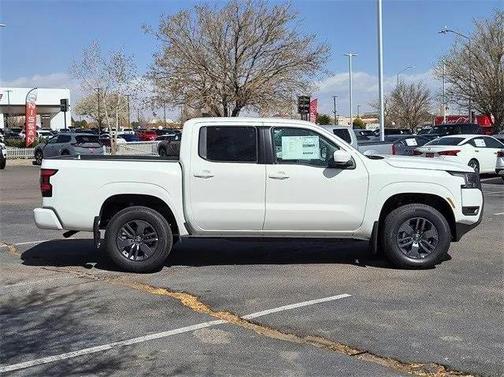 2025 Nissan Frontier SV