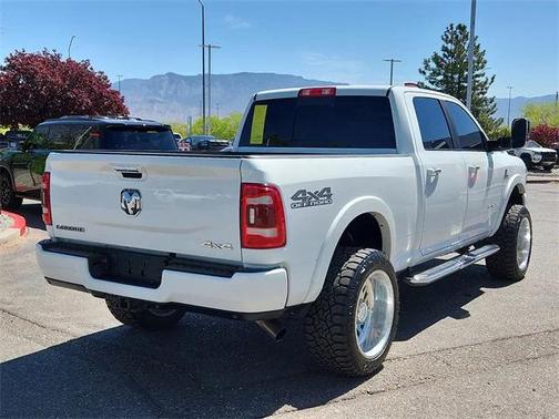 2022 RAM 2500 Laramie Crew Cab 4x4 6'4' Box