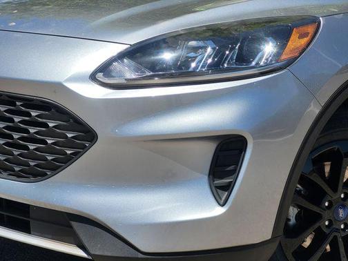 Iconic Silver Metallic 2022 Ford Escape S