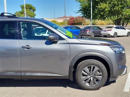 2024 Nissan Pathfinder SV FWD