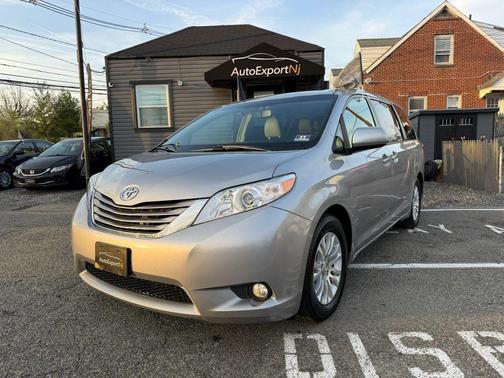 2017 Toyota Sienna XLE Premium