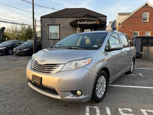 2017 Toyota Sienna XLE Premium