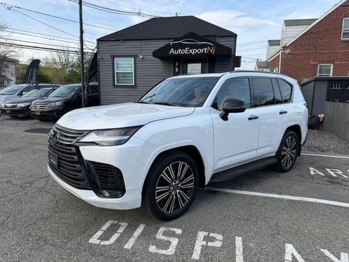 Eminent White Pearl 2023 Lexus LX 600 Luxury