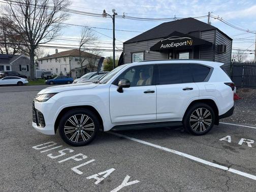 Eminent White Pearl 2023 Lexus LX 600 Luxury