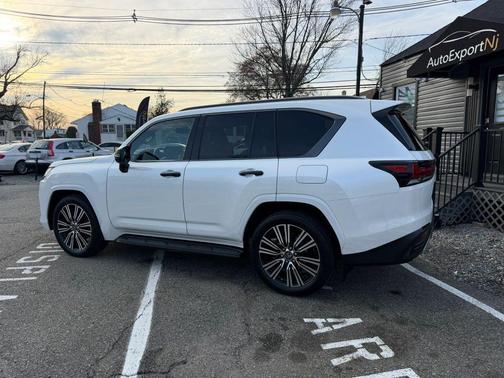 Eminent White Pearl 2023 Lexus LX 600 Luxury