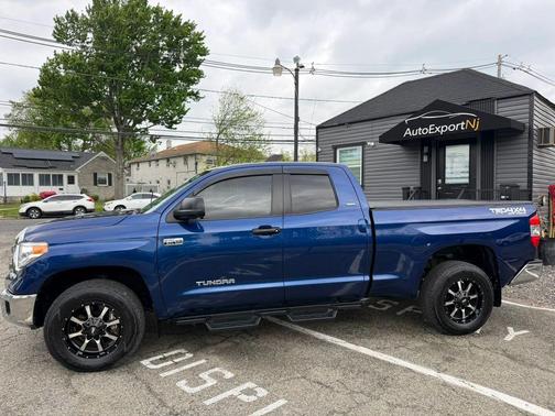 Blue 2014 Toyota Tundra SR5