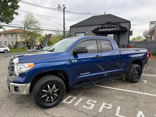 Blue 2014 Toyota Tundra SR5