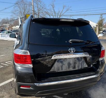 2013 Toyota Highlander SE