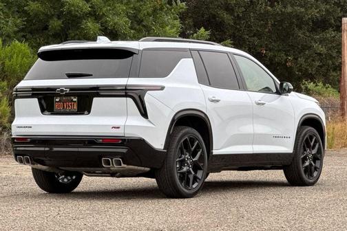 Polar White Tricoat 2026 Chevrolet Traverse RS