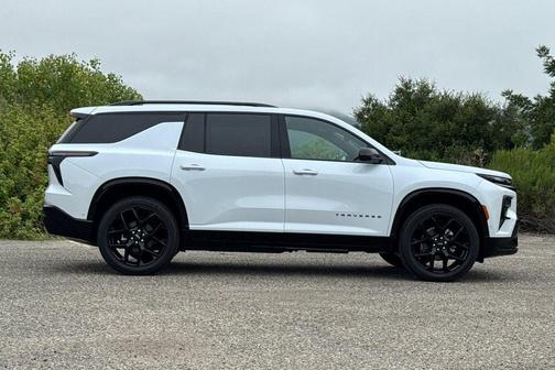 Polar White Tricoat 2026 Chevrolet Traverse RS