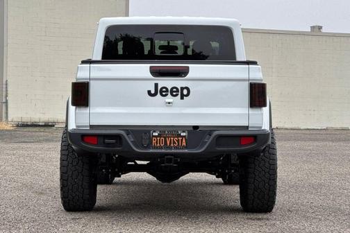 Bright White Clearcoat 2025 Jeep Gladiator Nighthawk