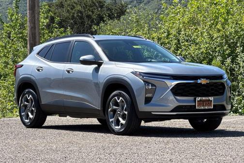 Sterling Gray Metallic 2026 Chevrolet Trax LT