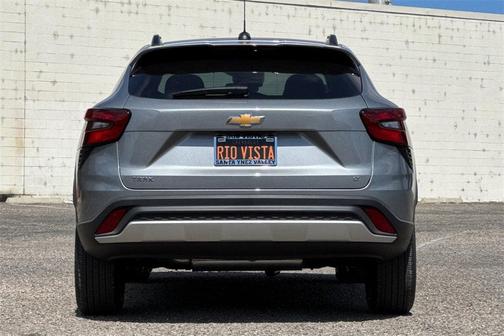 Sterling Gray Metallic 2026 Chevrolet Trax LT