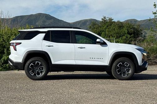 Polar White Tricoat 2026 Chevrolet Equinox FWD ACTIV