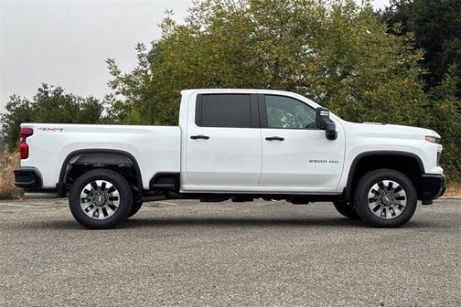 2025 Chevrolet Silverado 2500 Custom