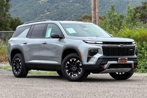Sterling Gray Metallic 2024 Chevrolet Traverse AWD Z71