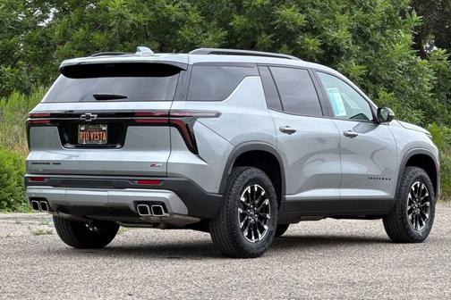 Sterling Gray Metallic 2024 Chevrolet Traverse AWD Z71