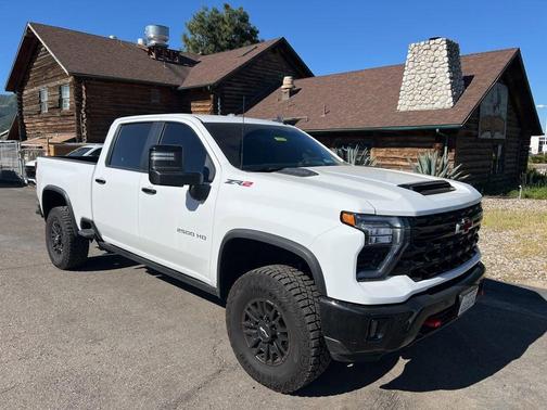 2025 Chevrolet Silverado 2500 4WD Crew Cab Standard Bed ZR2