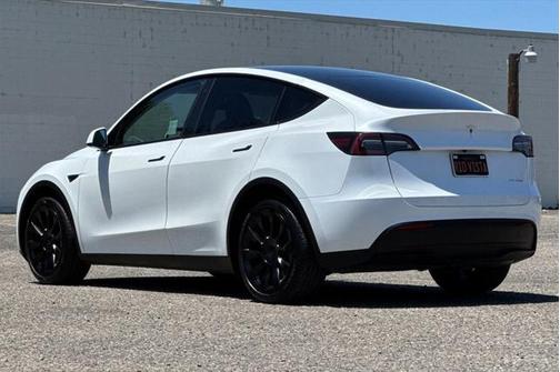 2023 Tesla Model Y Long Range Dual Motor All-Wheel Drive