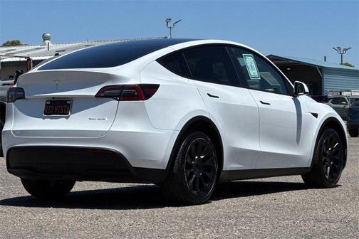 2023 Tesla Model Y Long Range Dual Motor All-Wheel Drive