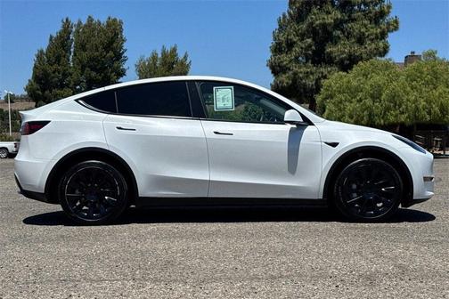 2023 Tesla Model Y Long Range Dual Motor All-Wheel Drive