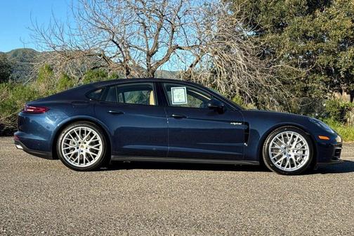 2018 Porsche Panamera 4