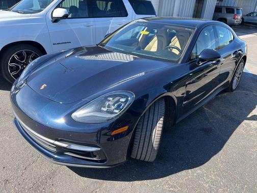 2018 Porsche Panamera 4