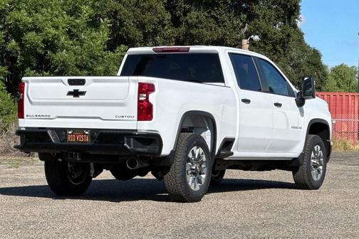 Summit White 2026 Chevrolet Silverado 2500 Custom
