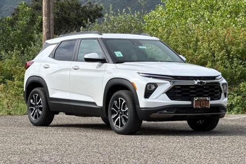 Iridescent Pearl Tricoat 2026 Chevrolet Trailblazer ACTIV