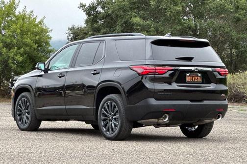 Mosaic Black Metallic 2023 Chevrolet Traverse RS