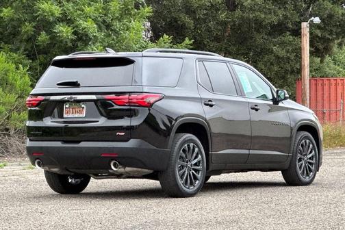 Mosaic Black Metallic 2023 Chevrolet Traverse RS