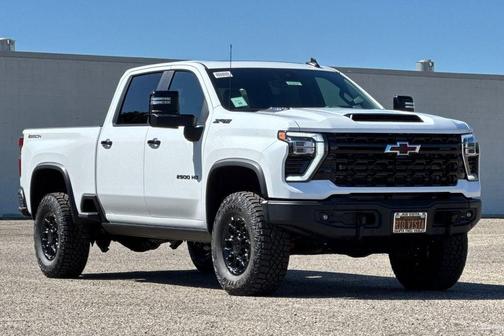 Summit White 2026 Chevrolet Silverado 2500 Crew Cab, Standard Bed, XR2, 4WD