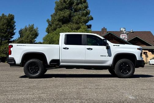 Summit White 2026 Chevrolet Silverado 2500 Crew Cab, Standard Bed, XR2, 4WD