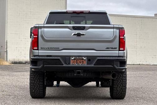 Sterling Gray Metallic 2026 Chevrolet Silverado 2500 Crew Cab, Standard Bed, XR2, 4WD