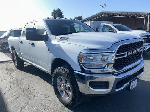 2024 RAM 3500 Tradesman Crew Cab 4x4 6'4' Box