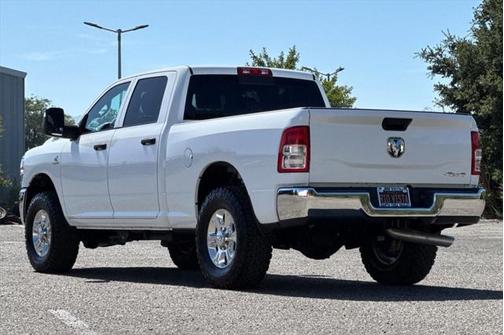2024 RAM 3500 Tradesman Crew Cab 4x4 6'4' Box