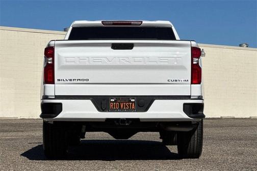 2022 Chevrolet Silverado 1500 Custom