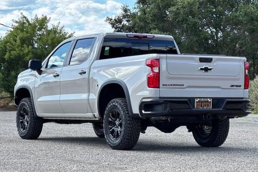 White Sands 2026 Chevrolet Silverado 1500 ZR2
