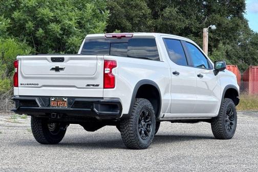 White Sands 2026 Chevrolet Silverado 1500 ZR2