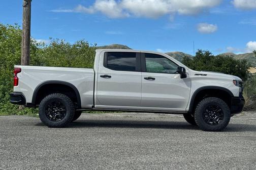 White Sands 2026 Chevrolet Silverado 1500 ZR2