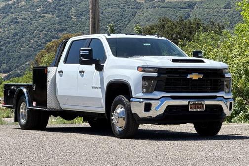 Summit White 2026 Chevrolet Silverado 3500 WT