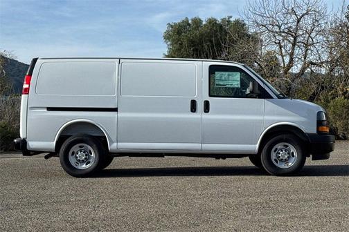 2025 Chevrolet Express 2500 RWD 2500 Regular Wheelbase WT