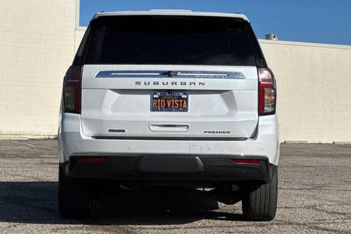 Iridescent Pearl Tricoat 2024 Chevrolet Suburban Premier