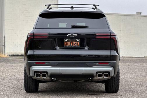 Mosaic Black Metallic 2025 Chevrolet Traverse AWD Z71
