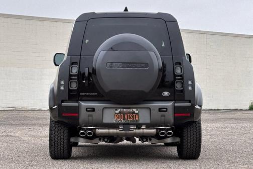 2023 Land Rover Defender V8