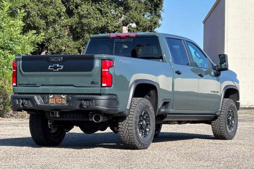 Cypress Gray 2026 Chevrolet Silverado 2500 Crew Cab, Standard Bed, XR2, 4WD