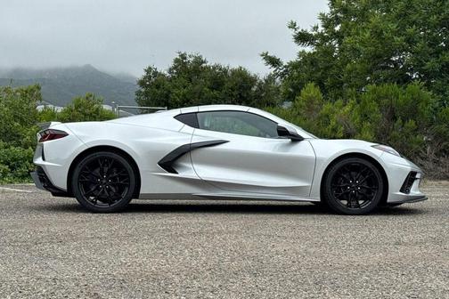 Blade Silver Metallic 2026 Chevrolet Corvette Stingray w/1LT